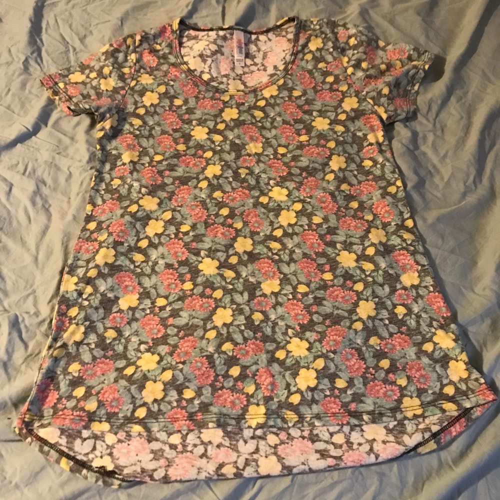 Lularoe Classic Tee
